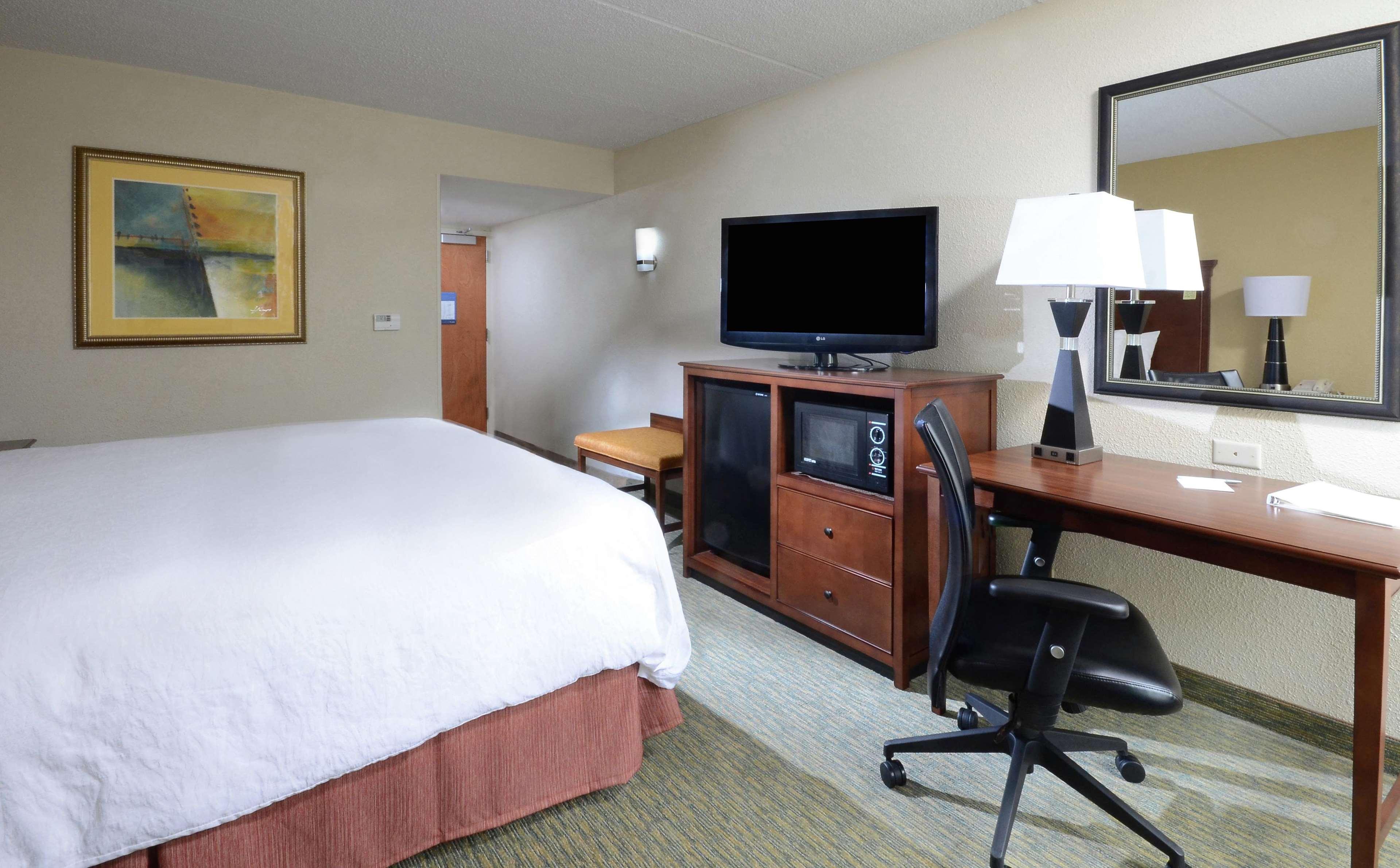 Hampton Inn Raleigh/Durham Airport Моррисвилл Экстерьер фото