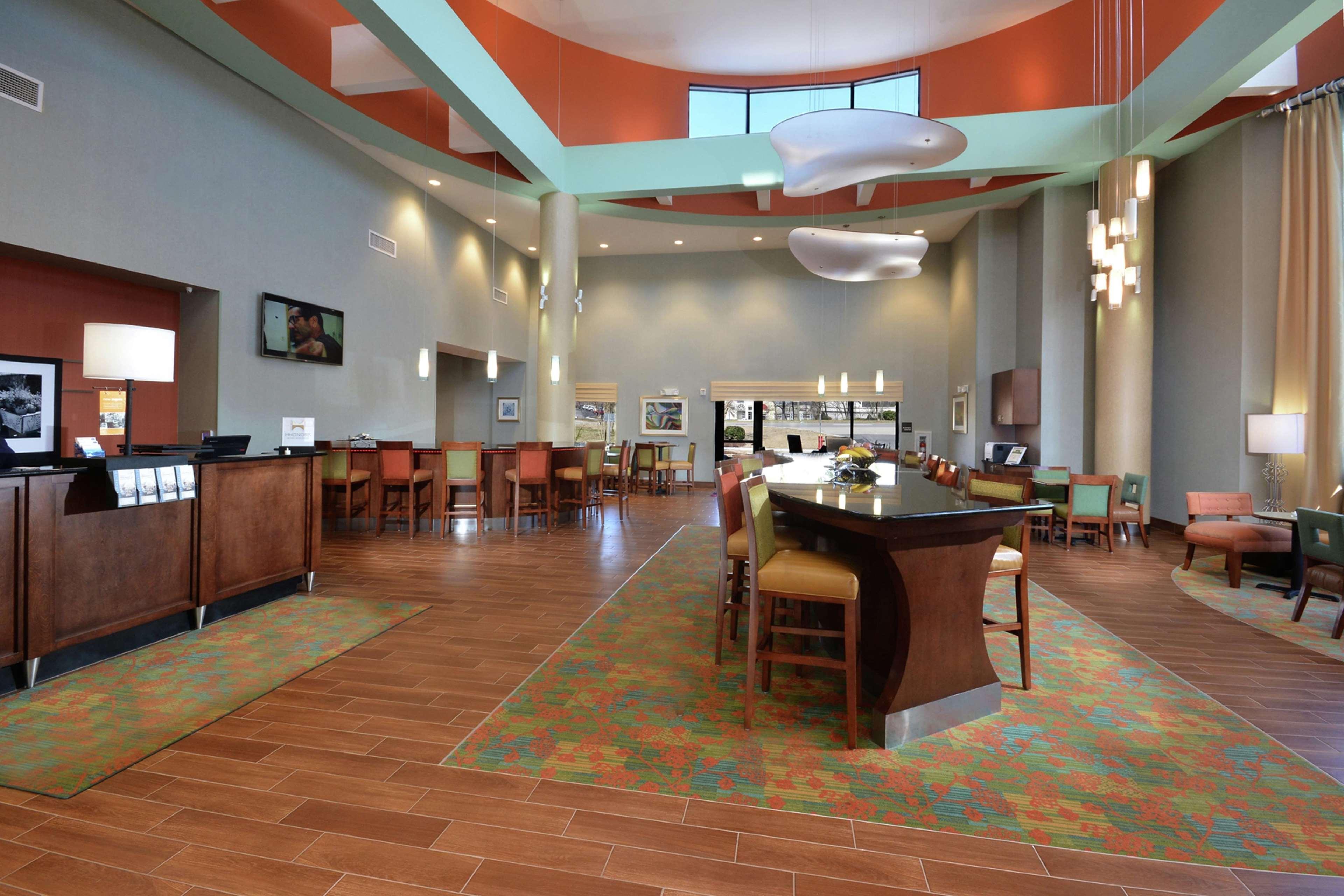 Hampton Inn Raleigh/Durham Airport Моррисвилл Экстерьер фото