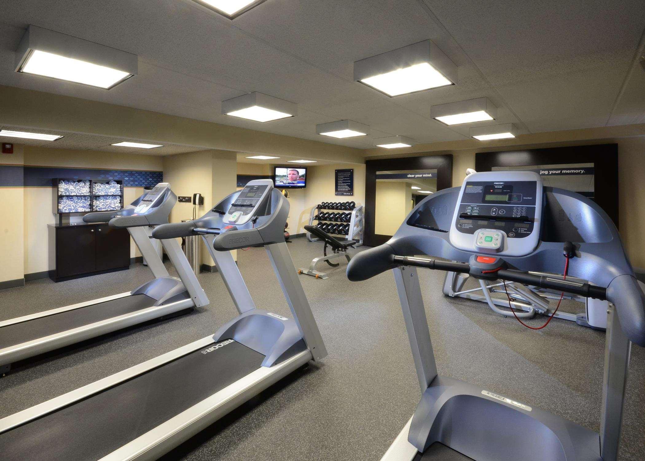 Hampton Inn Raleigh/Durham Airport Моррисвилл Экстерьер фото