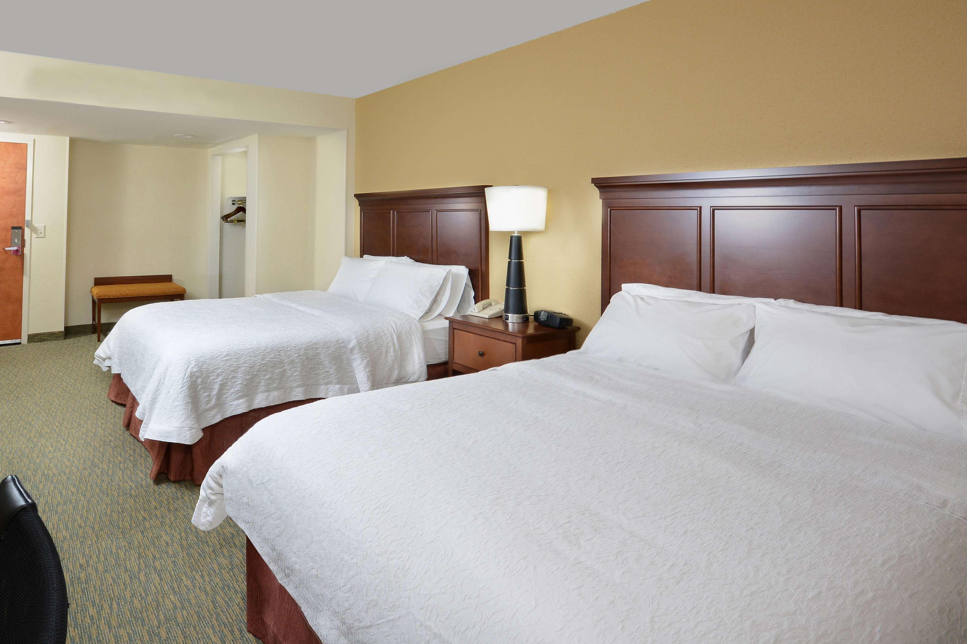 Hampton Inn Raleigh/Durham Airport Моррисвилл Экстерьер фото
