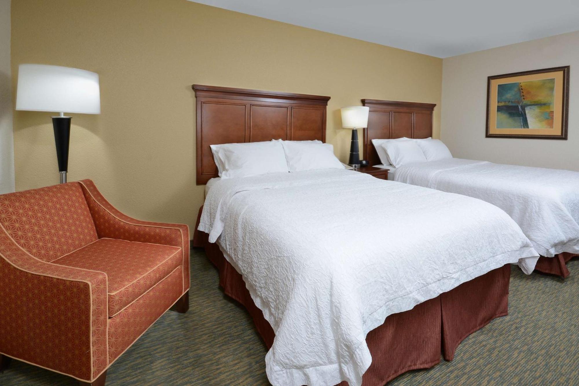 Hampton Inn Raleigh/Durham Airport Моррисвилл Экстерьер фото