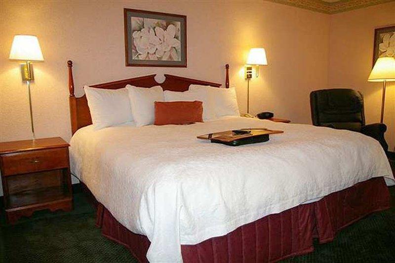 Hampton Inn Raleigh/Durham Airport Моррисвилл Экстерьер фото