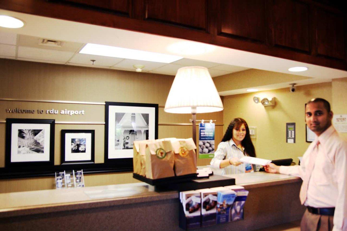 Hampton Inn Raleigh/Durham Airport Моррисвилл Экстерьер фото