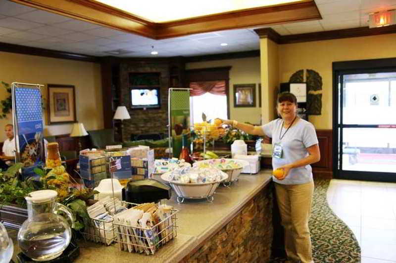 Hampton Inn Raleigh/Durham Airport Моррисвилл Экстерьер фото